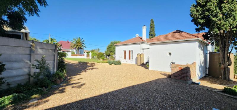 4 Bedroom Property for Sale in Bergzicht Western Cape